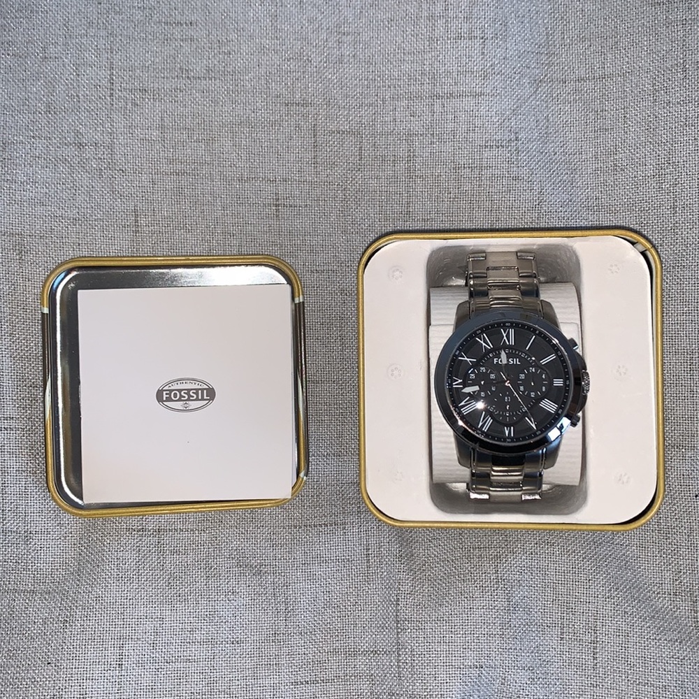 Fossil Watch in Silver with Black face